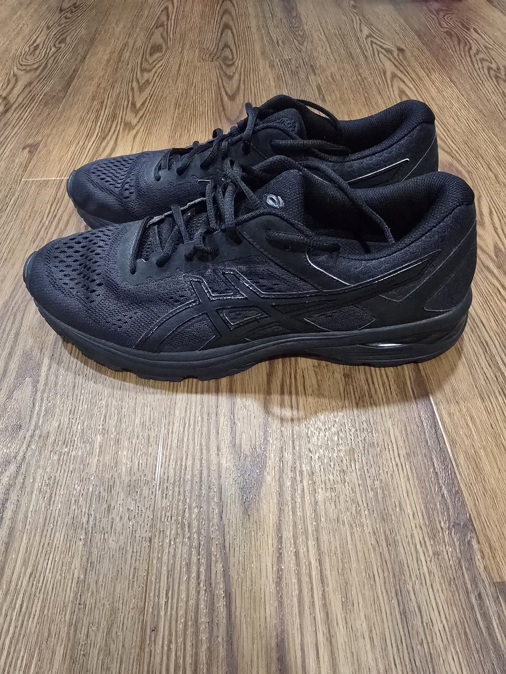 ASICS Black Men's Athletic Running Shoes